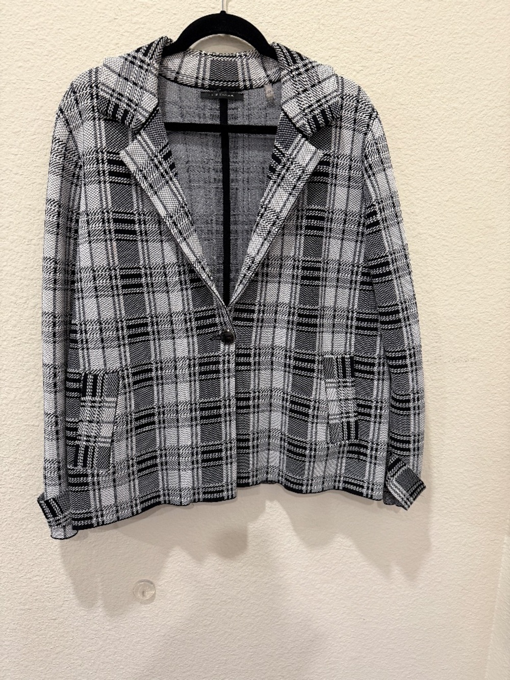 Ladie’s Elie Tahari black & White Blazer size L - Good